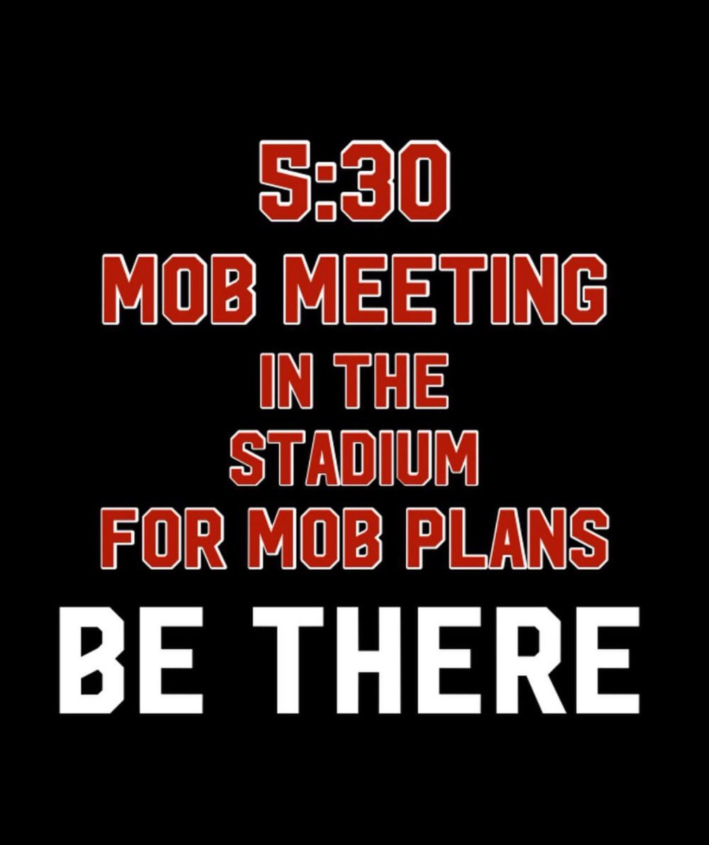REMINDER:SIMI VS ROYAL HOME GAME TONIGHT!!MAKE SURE YOURE IN THE MOB AT 5:30 FOR PLANS!!!MAKE SURE YOU WEAR BLACK TO THE GAME🖤🖤YOU WONT WANT TO MISS THIS!!🖤🖤