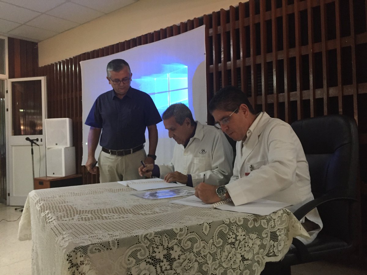 MINSAPCuba's tweet photo. Con la presencia del Ministro de Salud Pública Dr. @japortalmiranda, se realizó esta mañana el cambio de cargo del Director del @InstPando. En un emotivo encuentro, se reconoció al doctor Marcelino Río Torres, quien ha sido su director por 27 años
👉https://t.co/ql91PWcd9W https://t.co/N9uAcShWGj