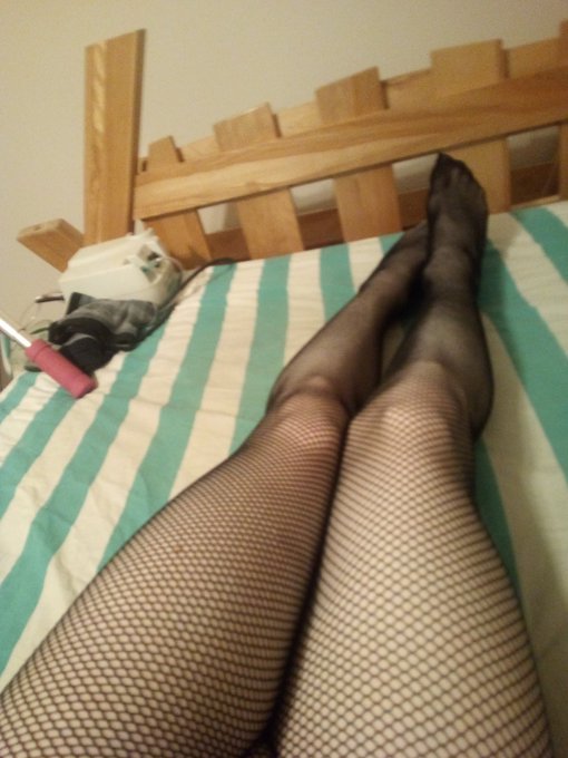 Fishnets #gay #gayporn #gayboy #femboy #legs #thighs #twink #faggot #nsfw https://t.co/jLfdFAgF0w