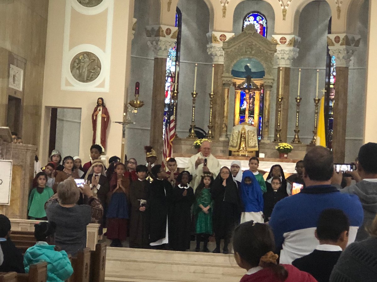 SASEverett's tweet photo. Beautiful Mass! #AllSaintsDay2019 #TrueRoleModels #LivingOurFaith @CSOboston @ICSFBoston https://t.co/EJFMDDLe9v