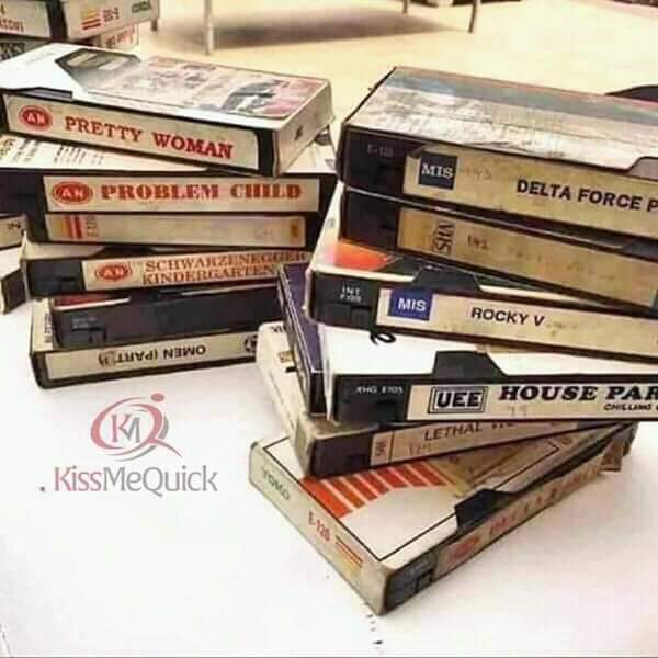 AY COMEDIAN tweet media