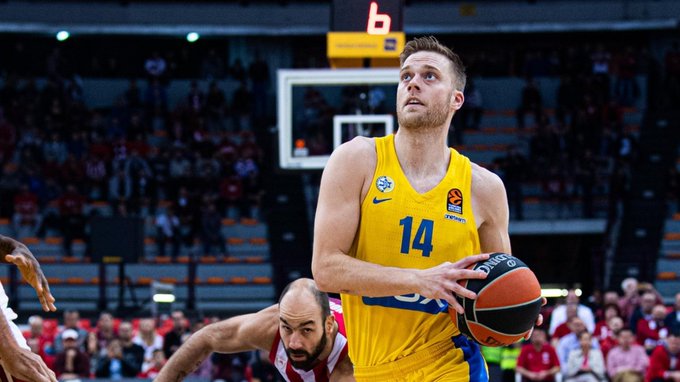 View image on Twitter