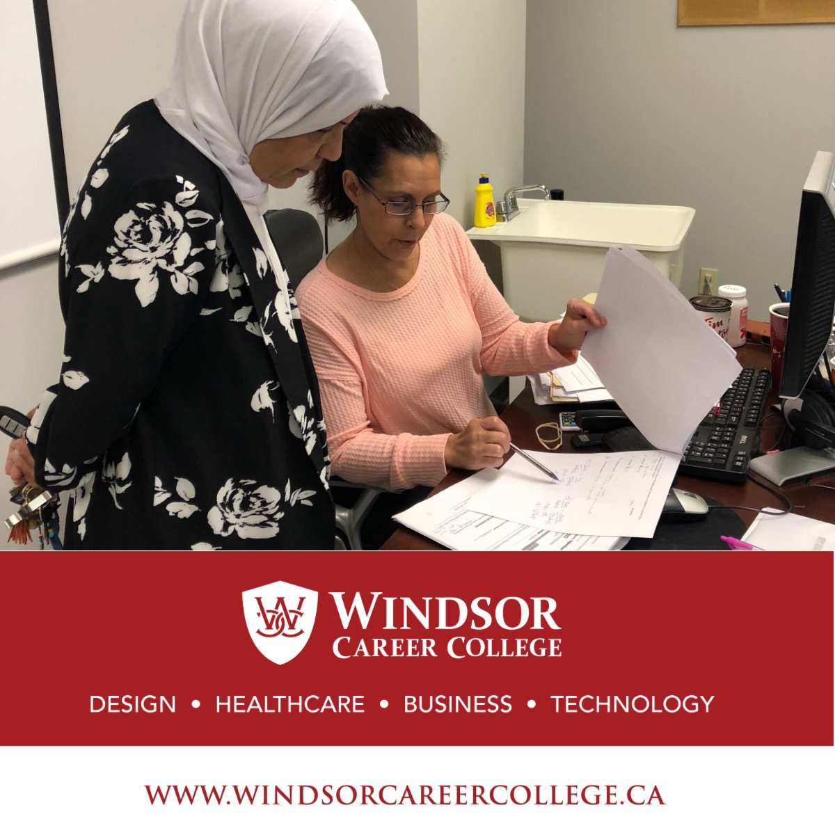 Sometimes you may need a little extra attention - our WCC instructors work closely with our students.

 #WindsorCareerCollege #PharmacyAssistant #Learning #YQG