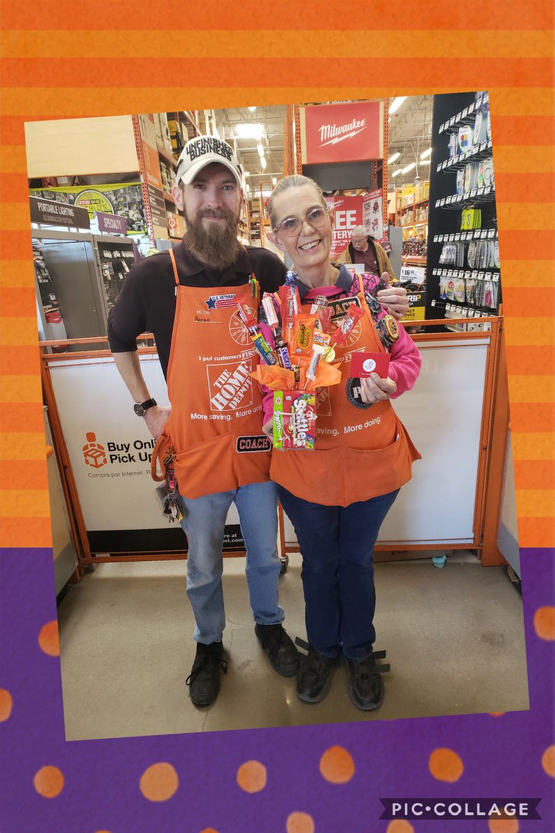 🥳🥳 Congratulations Janice! Our Homerween costume winner! 🥳🥳