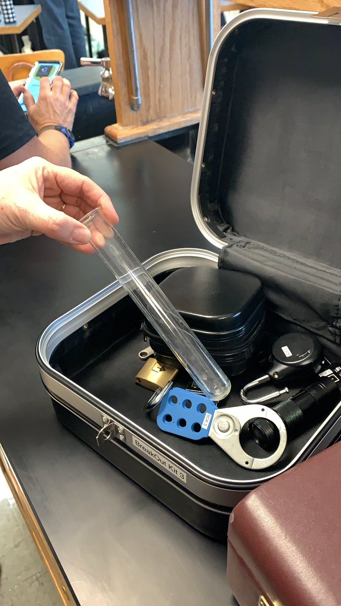 MrsMcCray719's tweet image. Saving the world one antidote at a time! #breakout #mcsdtech