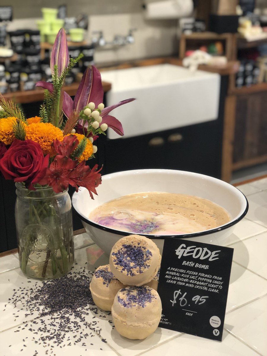 Come get in the holiday spirit &amp; celebrate <a href="/24DinerATX/">24 Diner</a> 10th birthday by making Geode bath bomb on Sunday! We'll be pressing bombs from 11am-6pm out front of 24 Diner. Once you've made your FREE bath bomb, stop into the shop to explore our new Christmas range! See y'all there!