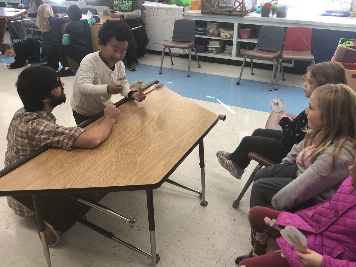 That moment when you look around and your lesson takes off on its own. All students engaged, happy and conquering objectives. Makes this teacher heart swell #stellaluna @MrToomeyGPS