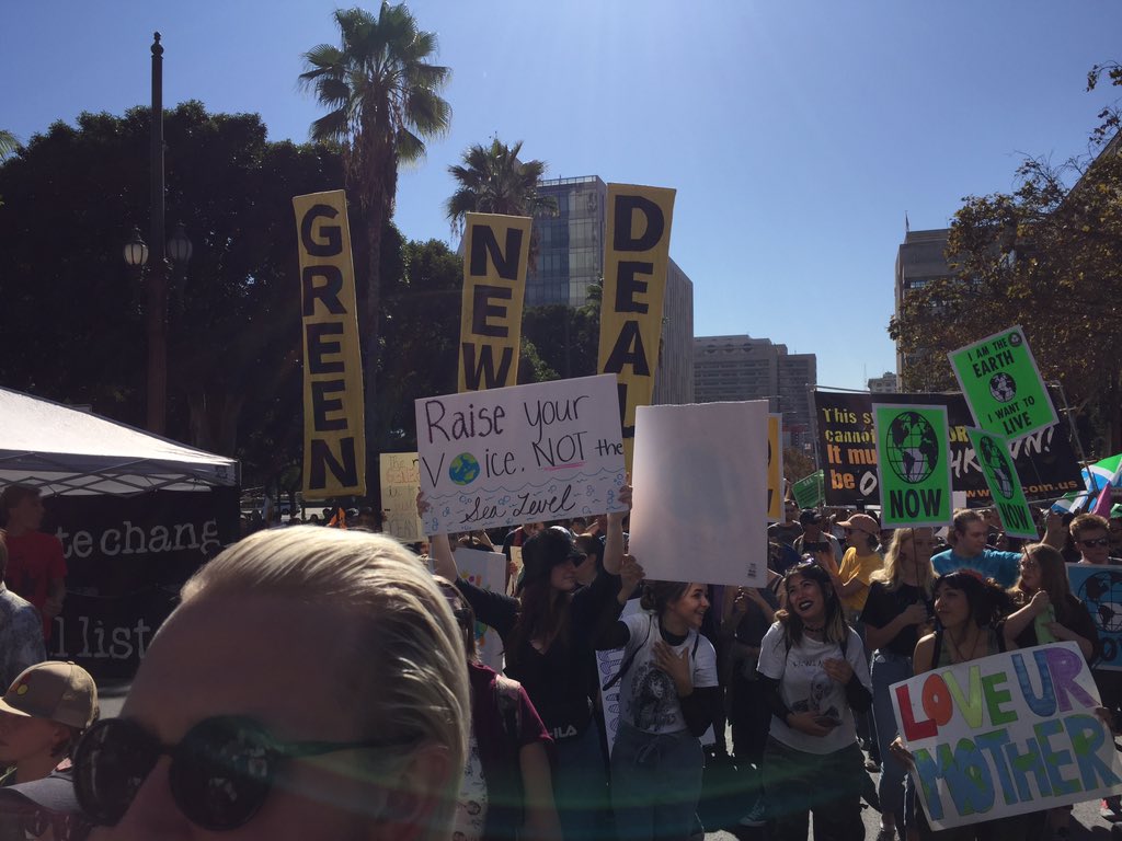 StreetsblogLA's tweet photo. And the #CAYouthvsBigOil #ClimateStrikeLA marchers have returned to City Hall https://t.co/Eqt7a7EXDp
