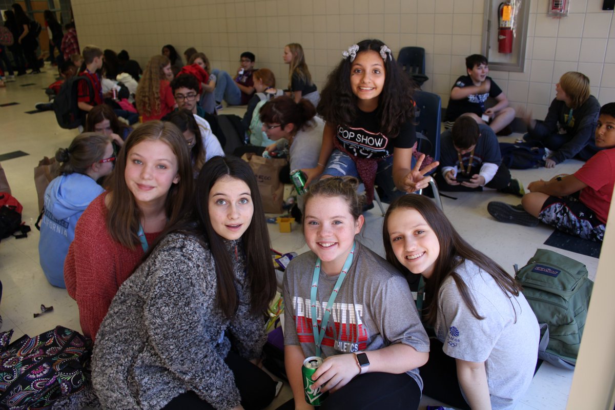 LifeOfJAM's tweet photo. Big thanks to @grapevinemiddle PTA for organizing snacks and surprise bags at #HEROCON today. @gmsstem #OurHouseGMS https://t.co/geHsxjyq8S