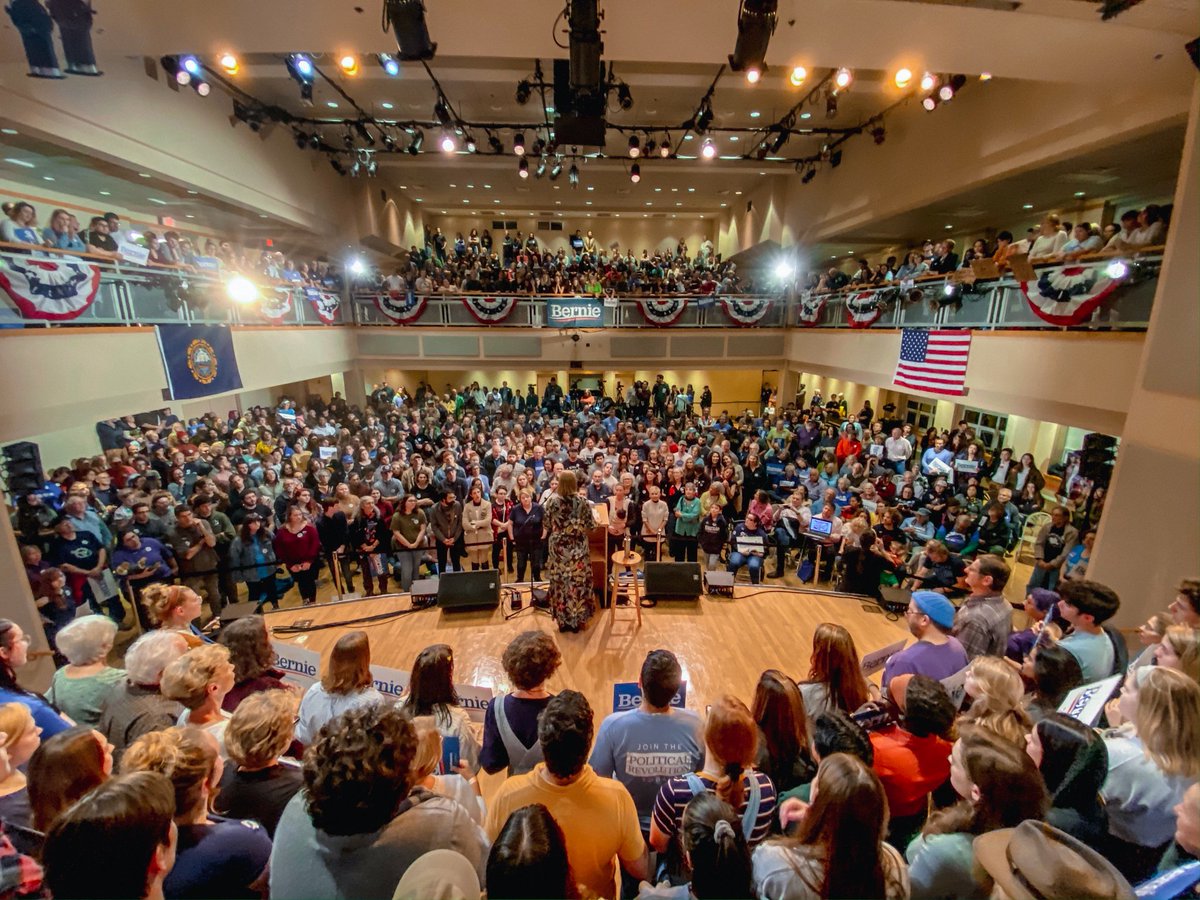 dispatchmusic's tweet image. Such positive energy &amp;amp; an amazing honor of a night supporting @BernieSanders at @KeeneState_ in NH... #berniesanders #bernieisback #radicaltoreal

📸: @BreatheNewWinds