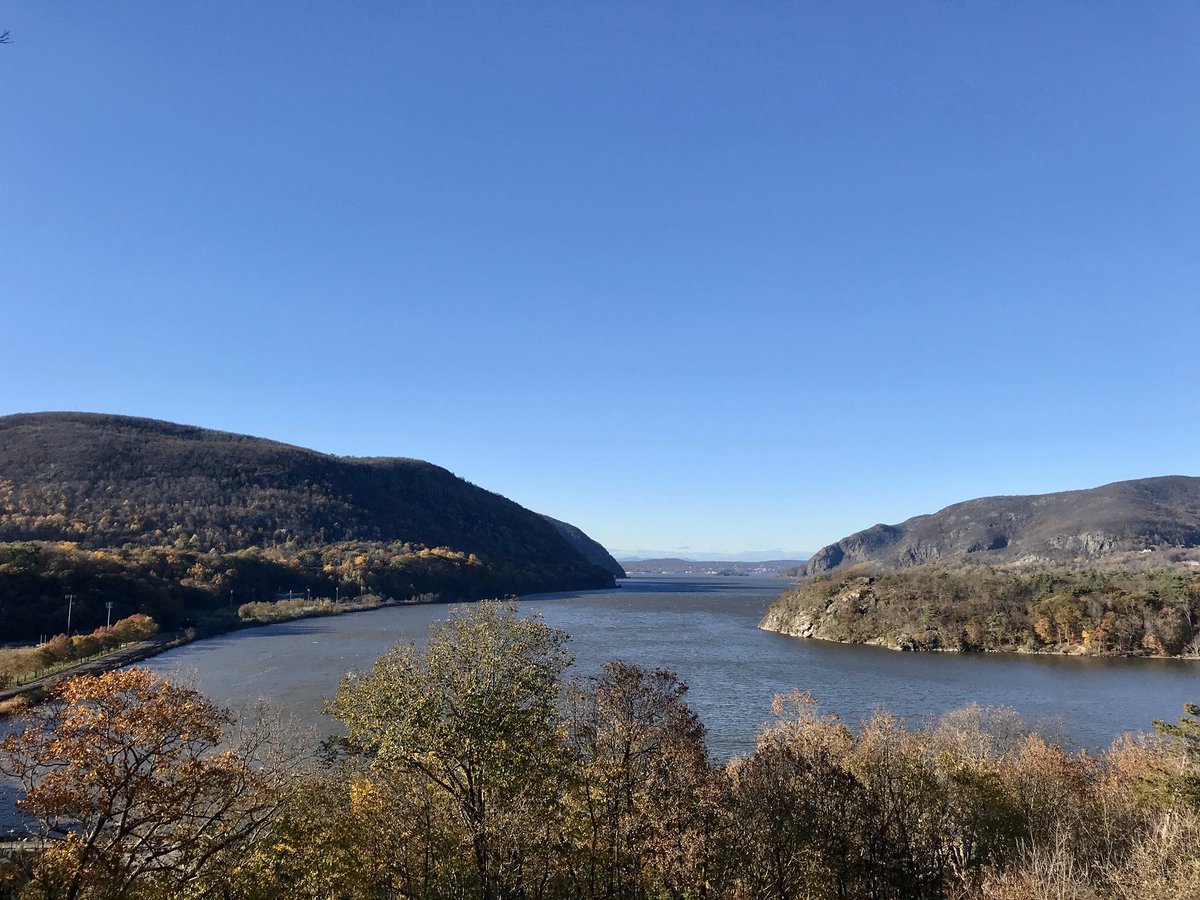 Thank you <a href="/WestPoint_USMA/">U.S. Military Academy at West Point</a> &amp; <a href="/ArmyWP_Football/">Army Football</a> for hosting the Dawgs and showing us your beautiful, historic campus! 🇺🇸🇺🇸🇺🇸