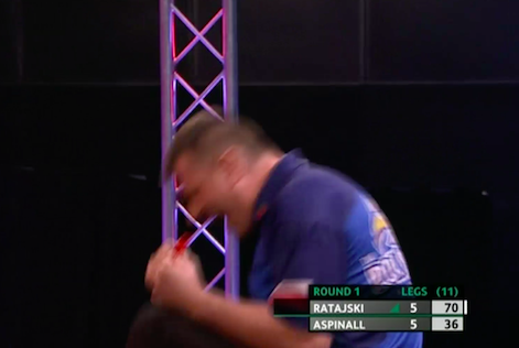 HighRollerRadio's tweet photo. Classic Confrontation! 
1) Ratajski bounce-out in deciding leg
2) The Asp pounces with 180
3) The Eagle fires in 177, then takes out 70
4) Handshakes

Krzysztof is Kryptonite! 104+ average! #Darts #WSoD #WSD19 https://t.co/frgO3XjfQY