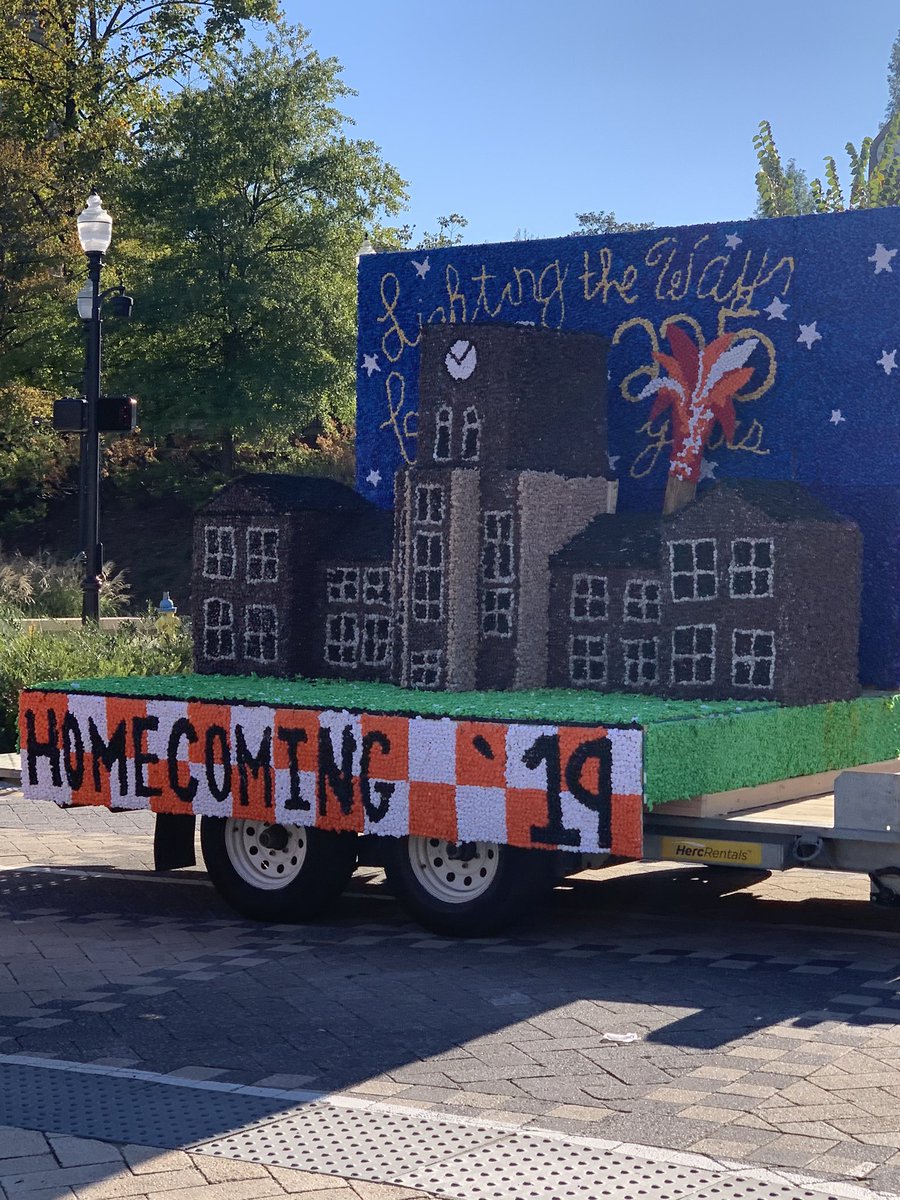 The <a href="/UTKHomecoming/">UTK Homecoming</a> parade didn’t disappoint! 🍊🧡🍊