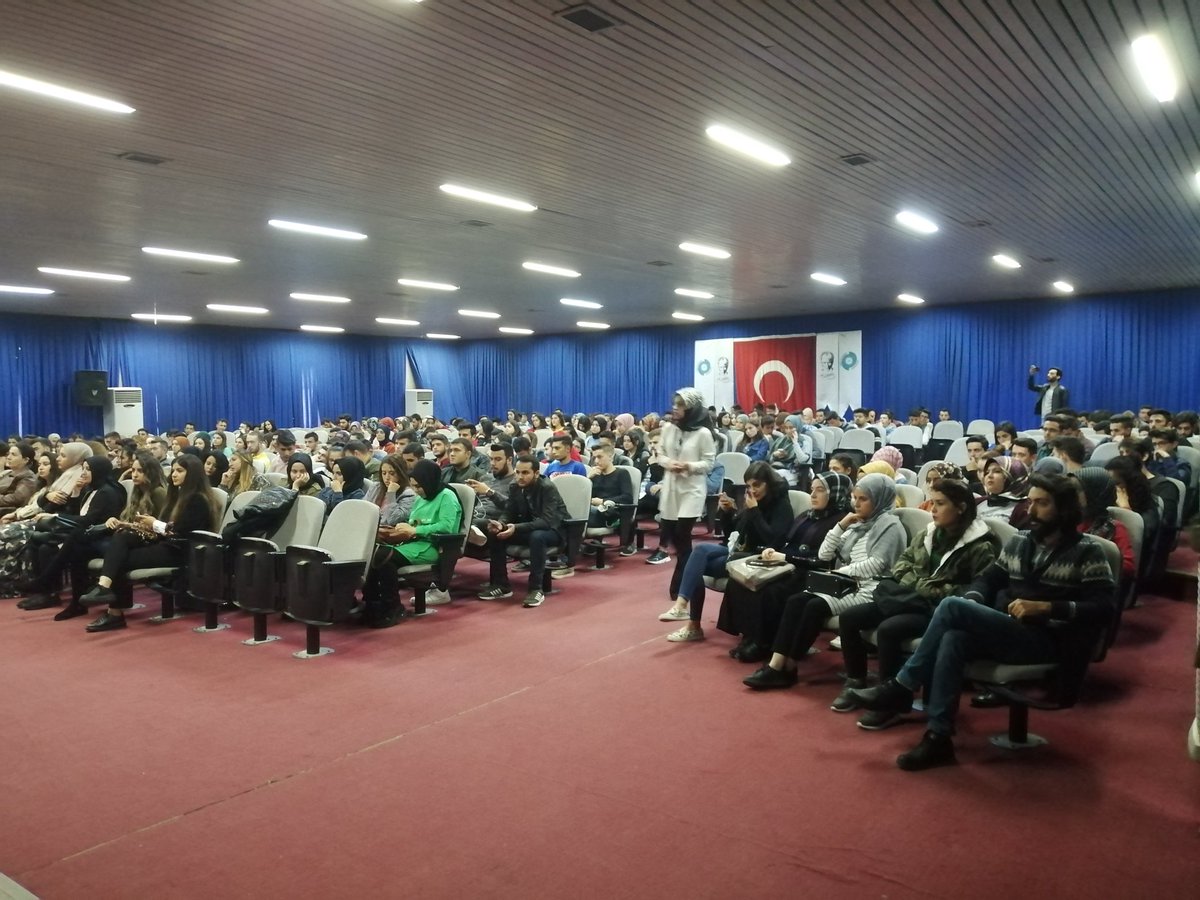 ohu_bfk's tweet photo. Sezonun ilk etkinliğini bugün Kariyer planlaması KPSS, DGS ve akademik kariyer bilgilendirme semineri olarak gerçekleştirdik. Bu faydalı konferans'ın  düzenlenmesini sağlayan bizi yalnız bırakmayan değerli hocalarımız  ve katılım sağlayan tüm arkadaşlarımıza çok teşekkür ederiz☺️ https://t.co/4294LahRfx