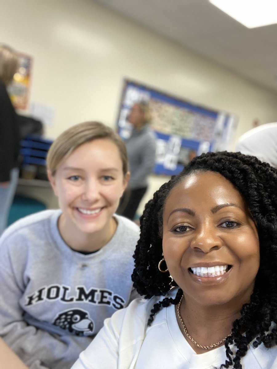 veronica_vw's tweet photo. When your former third grade student because a teacher and you connect at a professional development workshop,  you’re both all smiles!  #TeachersImpactLives #ThirdGradeRocks #SheRemeberedMe  #MannSchool #WeAreD97 #oakpark97 https://t.co/imHsIBMvvm