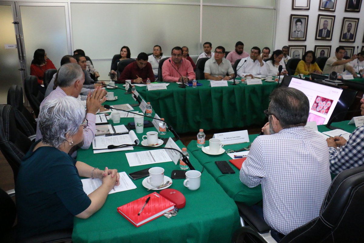 SSalud_Tab's tweet photo. La secretaria de Salud, Dra. Silvia Roldán Fernández encabezó este viernes una reunión de trabajo con los 17 Jefes Jurisdiccionales, Directores de Hospitales y Coordinadores Médicos , para fortalecer las acciones de Vigilancia Epidemiológica y Vacunación contra el Sarampión. https://t.co/mhiG191uNV