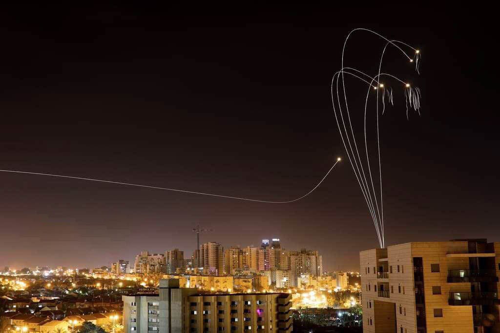 LTC_Ariella's tweet photo. #IronDome saving lives, gracefully. Israeli family in Sderot obeyed instructions and were in shelters when rocket hit their house: lives saved. More reports to follow. https://t.co/TfhYV01UWH