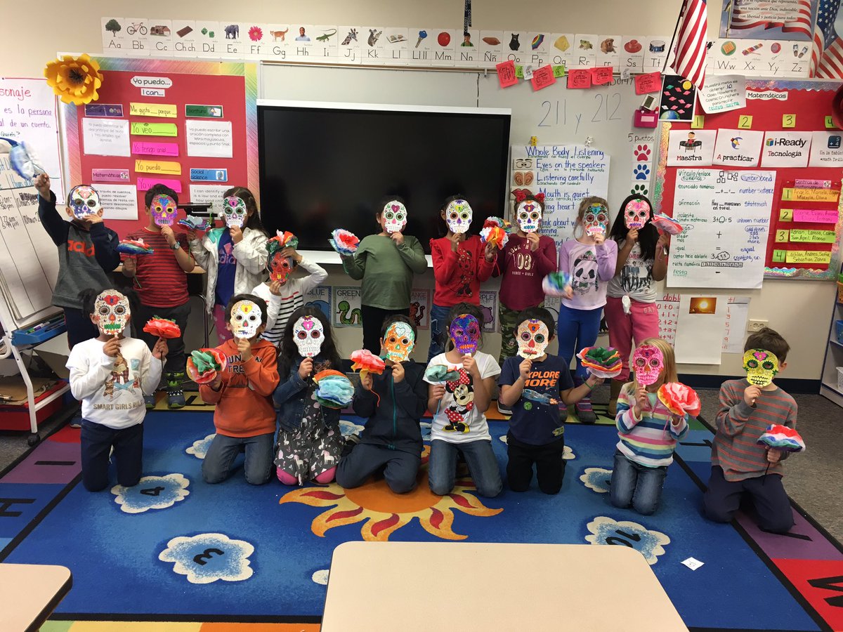 1st graders enjoyed learning about and celebrating #DiaDeLosMuertos! 🌺 #dayofthedead @ccsd93 <a href="/CloverdaleElem/">Cloverdale School</a> <a href="/CLPrincipalD93/">Chris Pietroski</a> <a href="/Sanchez5D93/">Mireya Sanchez</a>