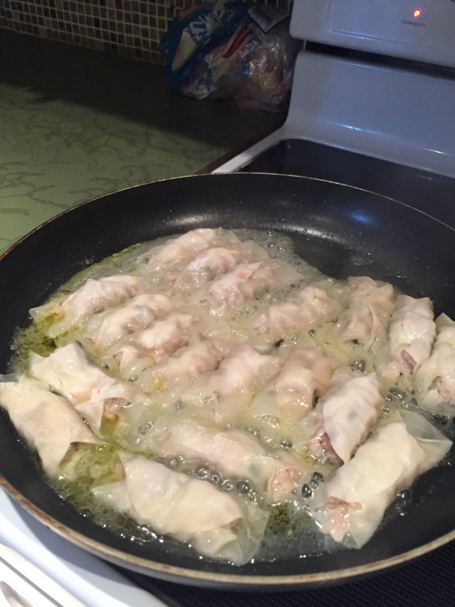 WhytecliffLearn's tweet image. Senior youth of the Whytecliff program enjoyed the experience of meeting @therealdumplingking and learning about how he started his own business. This connected youth with an energetic businessman who found success in following his passions. Great lunch to end the week 🥢🥟