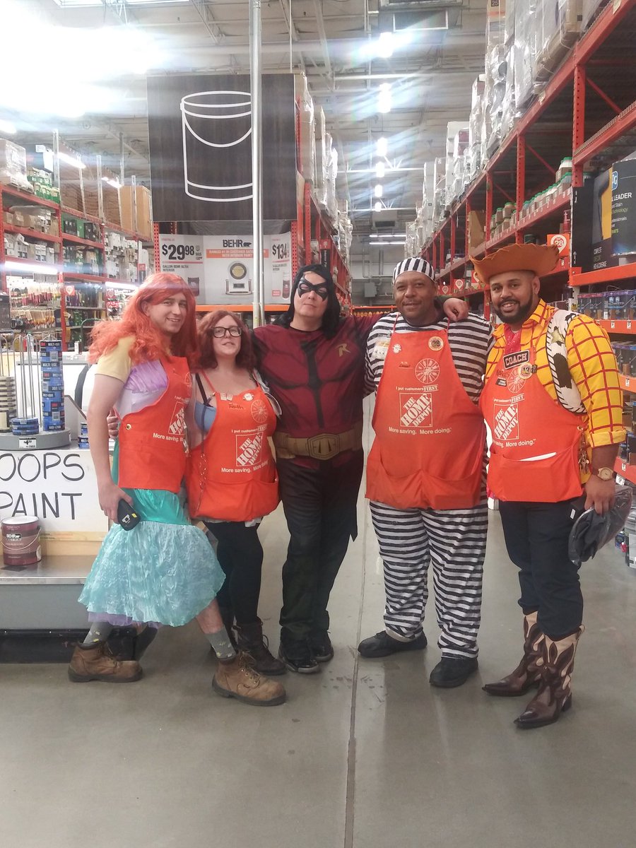 JimmySiegert3's tweet photo. Happy Halloween from 2501 @M_Carter_SM @Shane_O_HD2501 @trinacurtin @GBHD2501 @yeslikethespice @kerre81275 @ajones7652 @2501KaylaD25 @ https://t.co/pCm5XMW0mb
