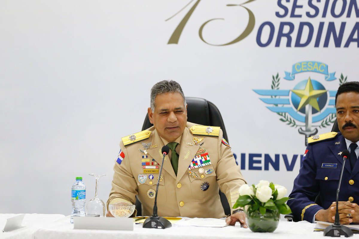 MDefensaRD's tweet photo. Durante el encuentro se abordaron temas como los resultados de la Actualización de la 7ma. Edición del Programa Nacional de Seguridad de la Aviación Civil #PNSAC y los Lineamientos sobre  el Plan Global de la Aviación Civil #GASeP...2/3 https://t.co/P33FeZ7bRM