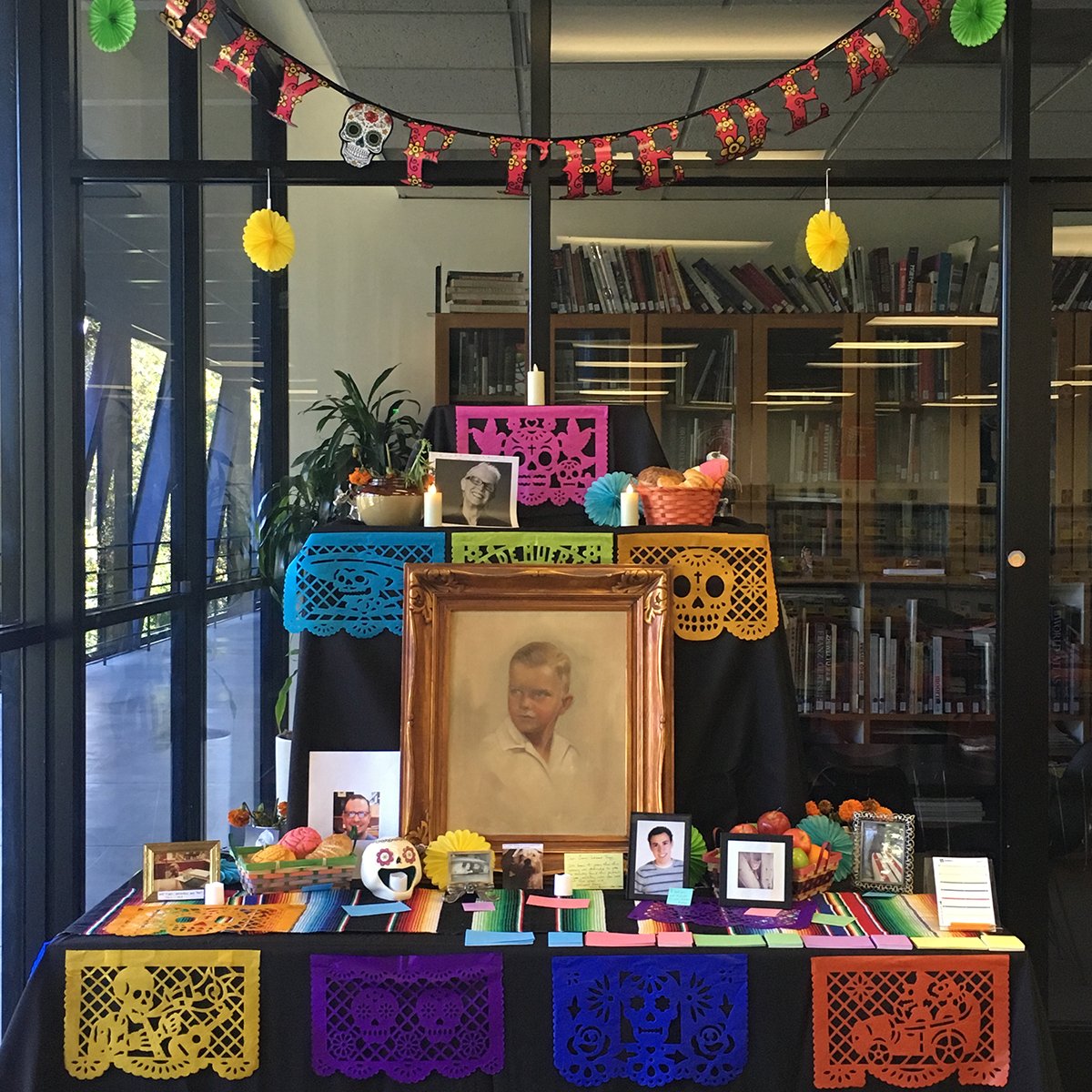 ACCDLib's tweet photo. Thank you to all members of the #artcenter community who brought a photo to place on our #communityaltar &amp; those who stopped by to pay tribute &amp; remember those who have crossed over. Thanks for celebrating #diadelosmuertos with us. #dayofthedead #diademuertos #altardemuertos https://t.co/tL1fONYuQb