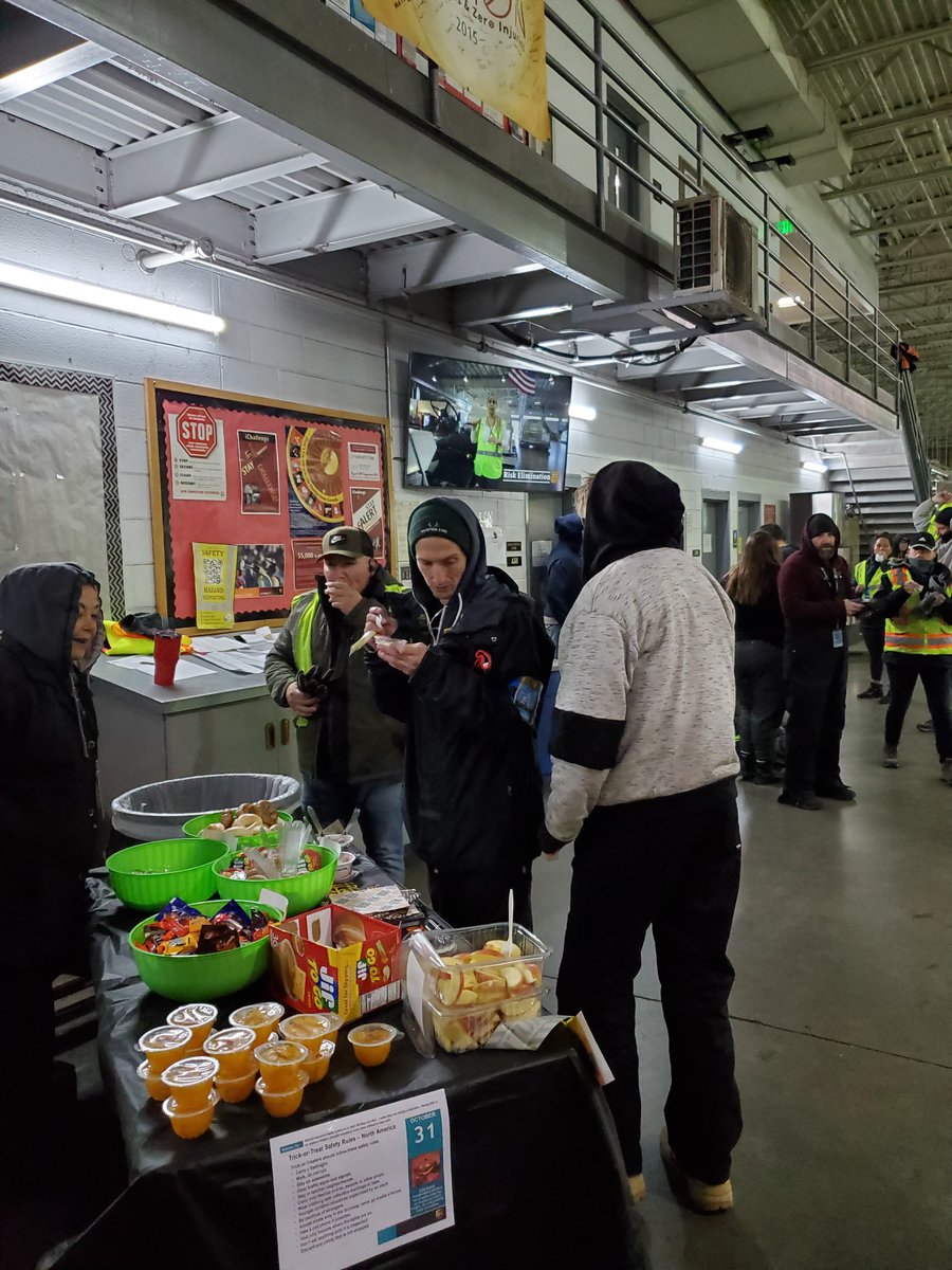A Langford (@alangford17) on Twitter photo SLC AM Gateway Committee - sharing some safety tips for Halloween as well as the importance of portion control as we approach the Holiday Season. #TogetherWeKeepItSafe <a href="/waringlester/">Waring Lester</a> <a href="/luke_brwnldr/">Luke Mathews</a> <a href="/SHELBYDOO7/">RACHELLE ANDERSON</a> <a href="/MPZakely/">Mike Zakely</a> <a href="/RubenSafetyDM/">Ruben Rodriguez Jr</a> @DesertMTUPSers SLC AM Gateway Committee - sharing some safety tips for Halloween as well as the importance of portion control as we approach the Holiday Season. #TogetherWeKeepItSafe <a href="/waringlester/">Waring Lester</a> <a href="/luke_brwnldr/">Luke Mathews</a> <a href="/SHELBYDOO7/">RACHELLE ANDERSON</a> <a href="/MPZakely/">Mike Zakely</a> <a href="/RubenSafetyDM/">Ruben Rodriguez Jr</a> @DesertMTUPSers