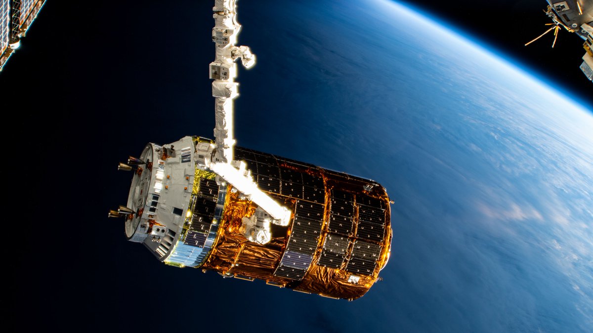 Space_Station's tweet image. Japan&apos;s space freighter was released from the station today. A US resupply ship is launching Saturday for a Monday arrival. Read more... go.nasa.gov/2q9sBtE