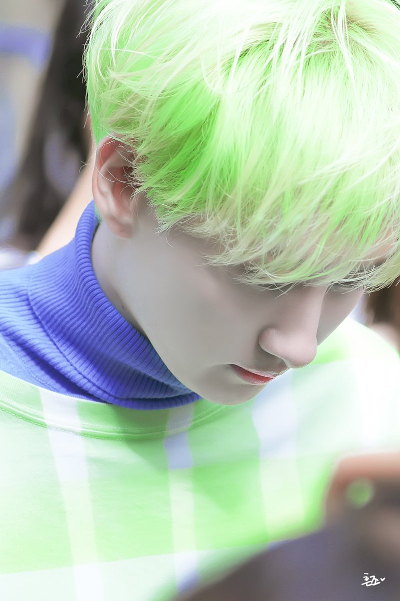 191018 | 뮤뱅  출근길  

#슈퍼주니어 #SUPERJUNIOR #은혁  #이혁재  #Eunhyuk