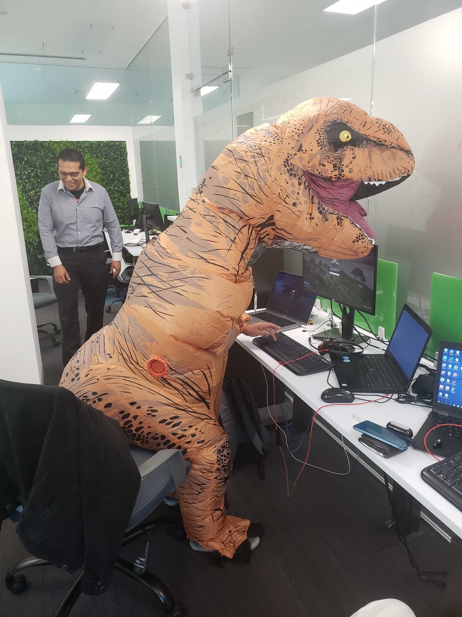 IntersysM's tweet photo. Halloween Day at the office 🎃!! 
#apexsystems #awesometeam #intersys #welovewhatwedo https://t.co/2mWbY7jsFE