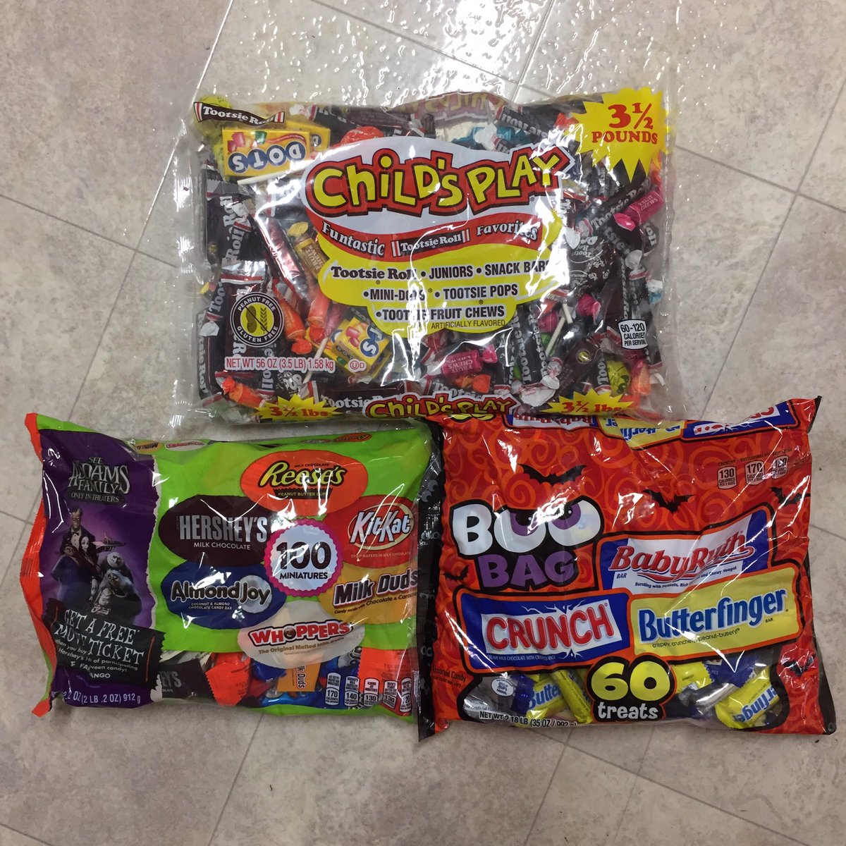 Ms_Heitmann's tweet photo. Students: Will you give us candy on Halloween???

Me: Nope. But I will buy candy the day after Halloween for 70% off and surprise you with it some time in November! (All this for less than $7) 

#becauseimcheap #thanksaldi https://t.co/xXbML3bJIU