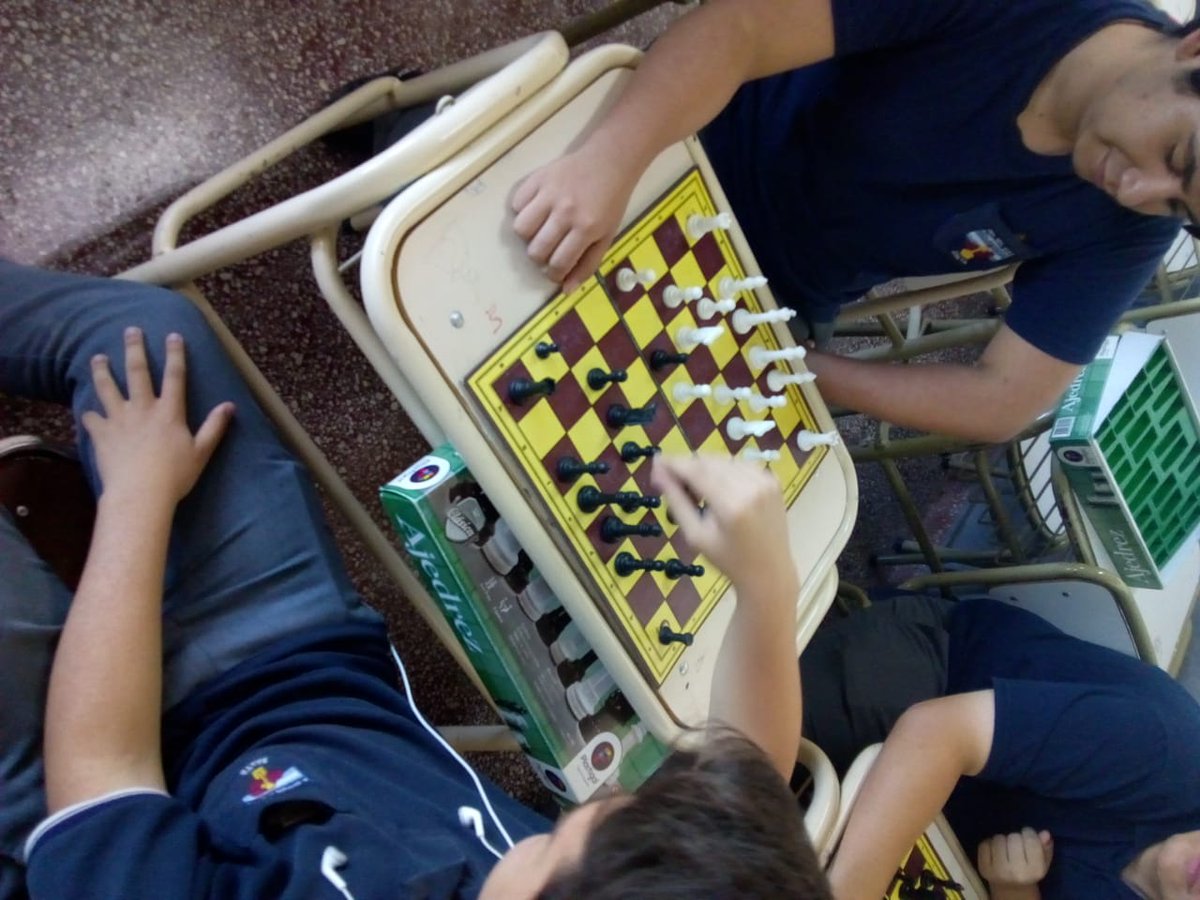 #Hoy 
Colegio Miguel Araoz 
#AjedrezAlAlcanceDeTodos 
<a href="/matiaszaki16/">Ezequiel Nuñez</a> 
<a href="/fguillesaavedra/">GUILLERMO SAAVEDRA</a> 
<a href="/sebaspalomo2016/">Sebastian Palomo</a> 
<a href="/aniberruezo/">analia berruezo</a> 
<a href="/UrtubeyJM/">Juan Manuel Urtubey</a>