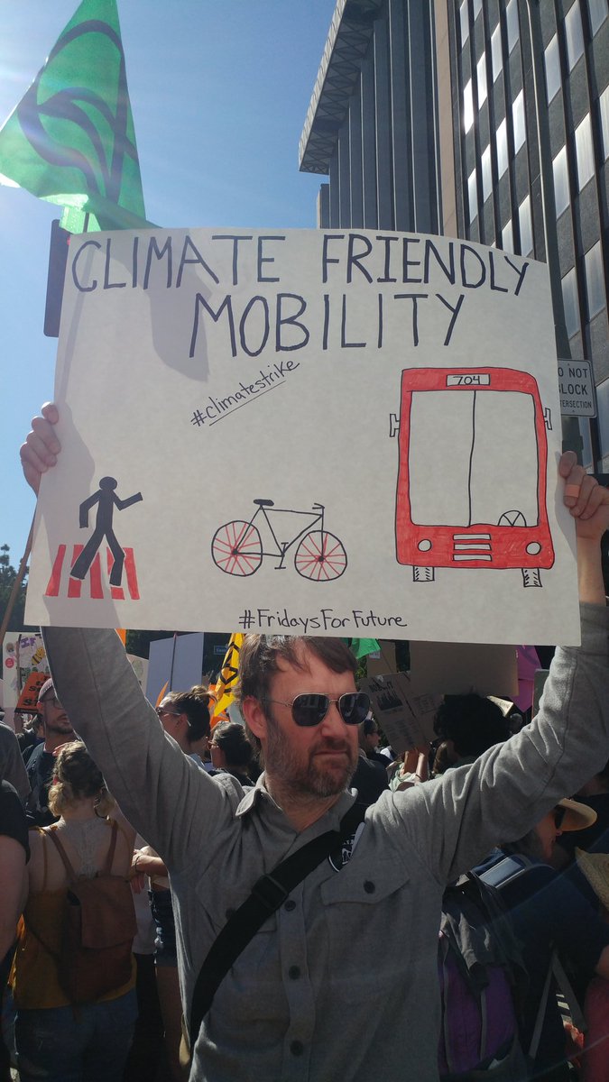 Ciclavalley's tweet photo. I thought it was important to take CV Jr out of school for a half day to what will likely be the biggest crisis of her life. #ClimateStrike #climatestrikeLA @SunriseMvmtLA https://t.co/4hSWoFMook