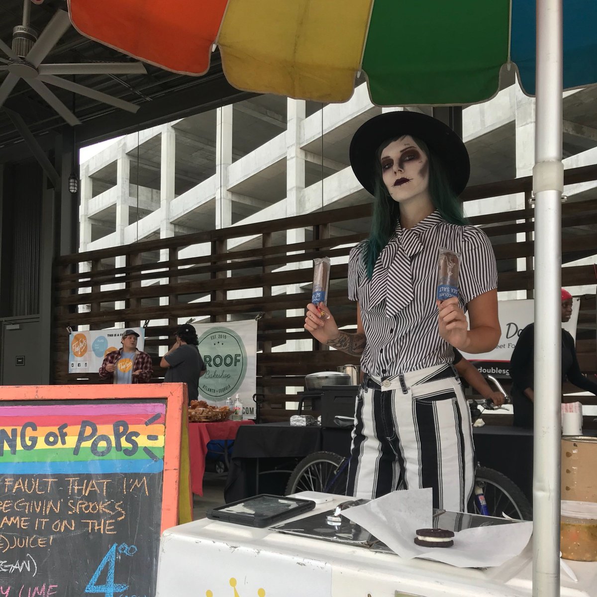 What a Pop Season! Our slingers really brought out their best costumes!! Help us decide on the best Pop Slinger Halloween Costume by voting here 👉👉  bit.ly/2Nw0FrQ