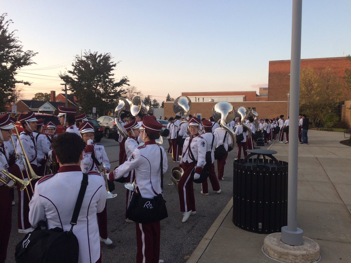ScienceDante's tweet photo. Last game seniors!

@RRCSActivities #RRHS #3HSFootball

@rrhsbando @RRHSBand @RockyRiverFPA @CoachWells1 @The_Marooners @FOX8FNTD @NHPreps @MJournalSports https://t.co/JhxHxVCXcc