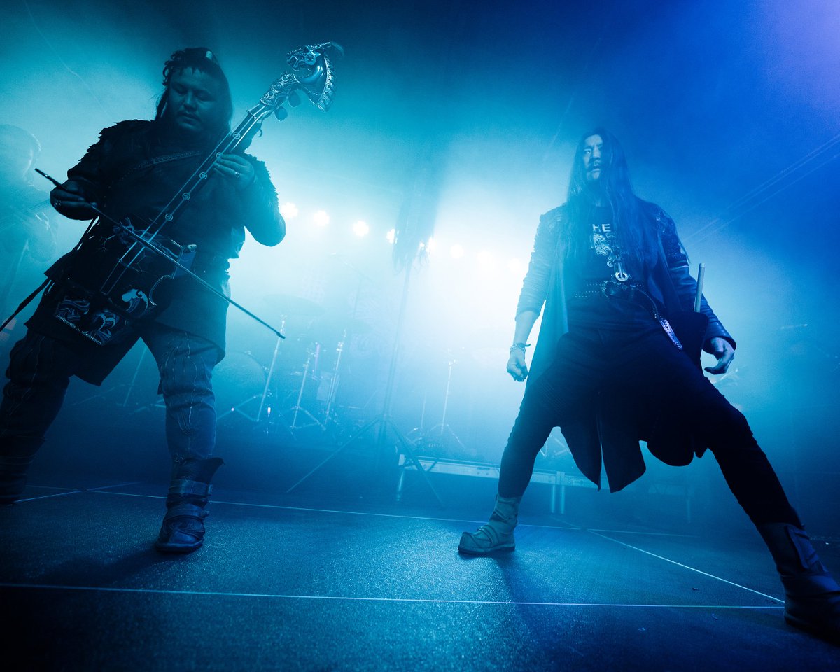 Vans's tweet image. A creepy, crawly delight. We had the best time at @HouseOfVans Chicago this weekend for our Hallowolfbat event featuring immersive art by @DennisMcNett1, and music by Doomriders, @TheHuOfficial, and @Lightning_Born.