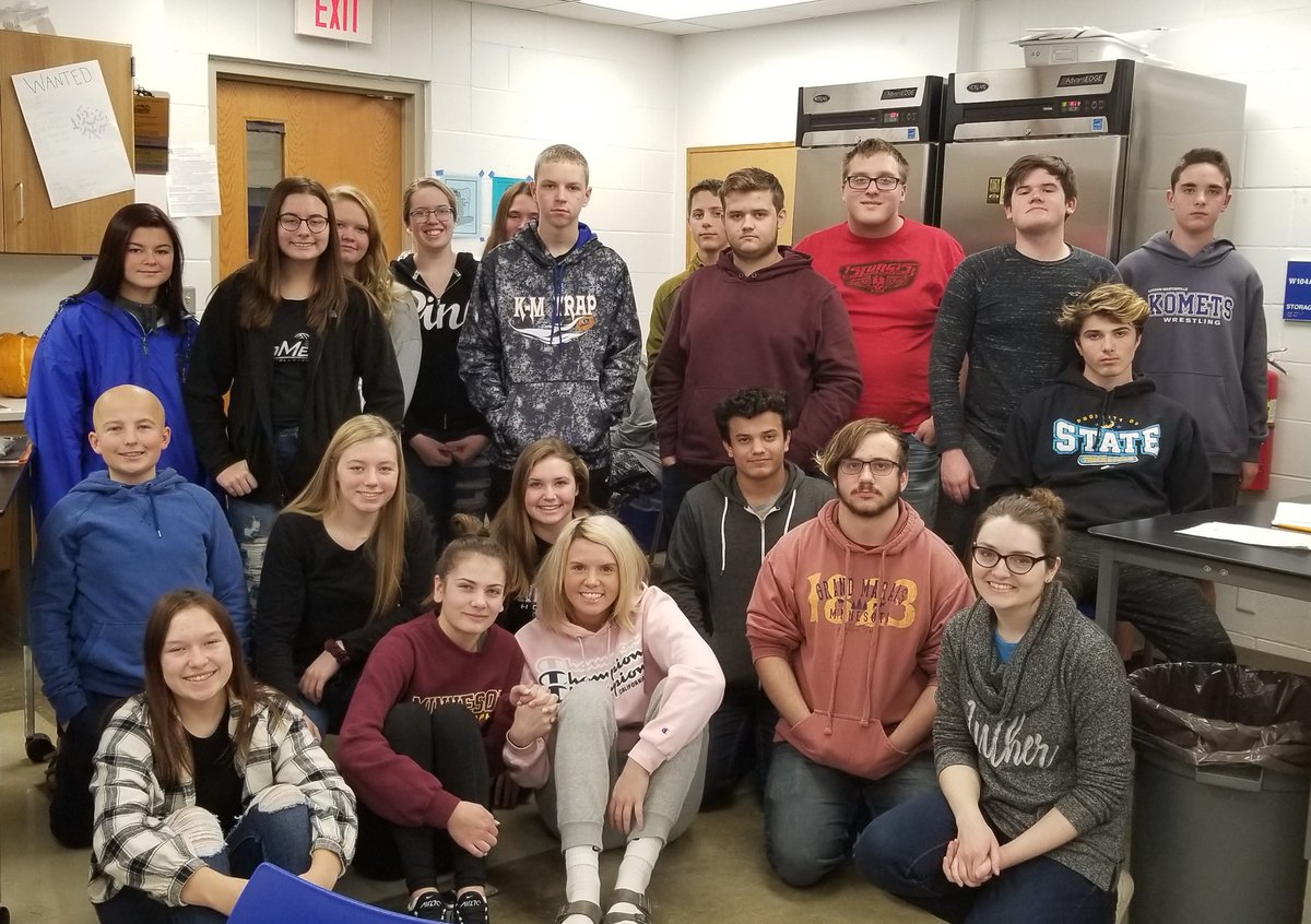 BoldtKMFCS's tweet photo. THANK YOU FOODS 1 for being the best first Foods 1 class!  #kometexcellence #endoffirstquarter https://t.co/ikltNgj4Ov