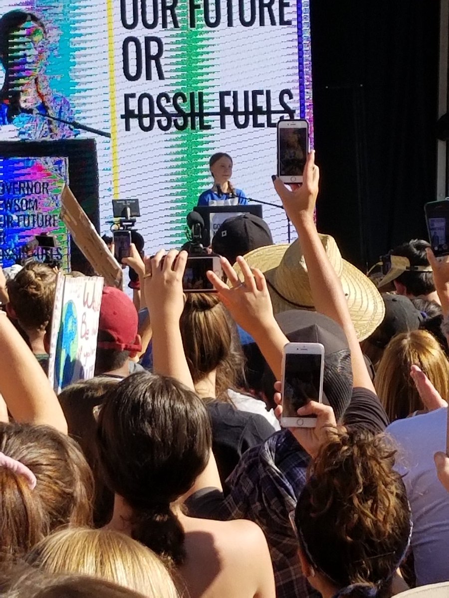 Colin_N_Burch's tweet photo. L.A. Climate Strike #TheKidsAreAlright #climatestrikeLA #GretaThunberg https://t.co/KDW4l9Hx1J