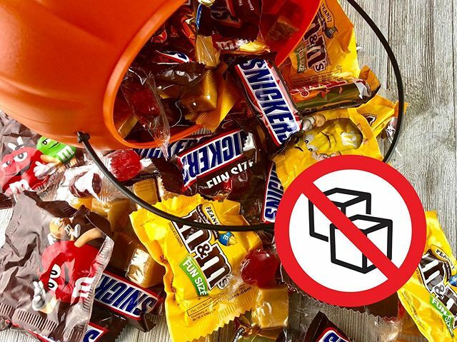 JLWilliamsMD's tweet photo. Are you tempted to eat your kid’s Halloween candy? I would think twice about it. Excessive sugar consumption can throw off the chemicals in your body that help hair growth. Remember, healthy hair capable of growing starts with the foods you eat!  #halloween #halloweencandy #… https://t.co/cTgcIOX8WW