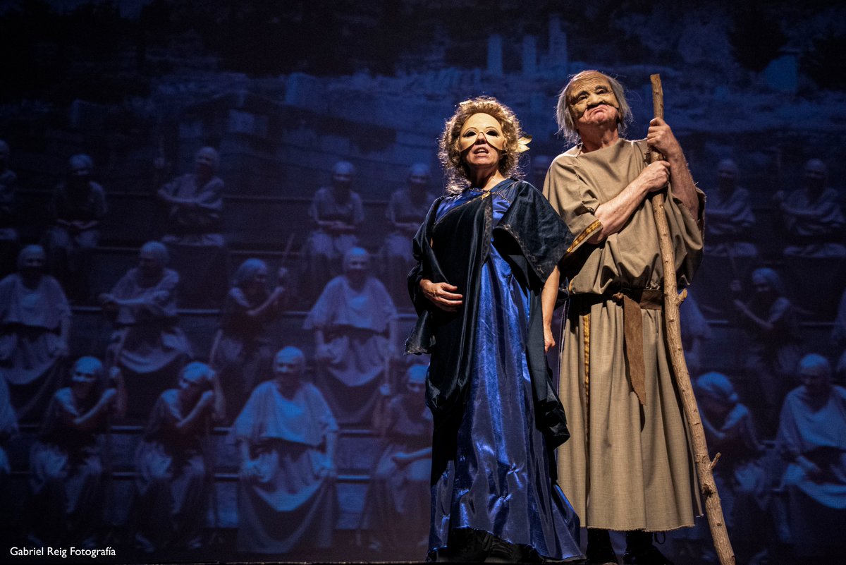 AGEMENÓN - Nuestra CRITICA:
Un cruce entre la tragedia griega y las nuevas tecnologías. Clásico de Esquilo, con dirección de Manuel Iedvabni y Pablo Flores Maini y las actuaciones de Osmar Nuñez y la misma Pelicori. Crítica de Candelaria Monzón. 
+ NOTA:
geoteatral.com.ar/nota/Agamenon-…