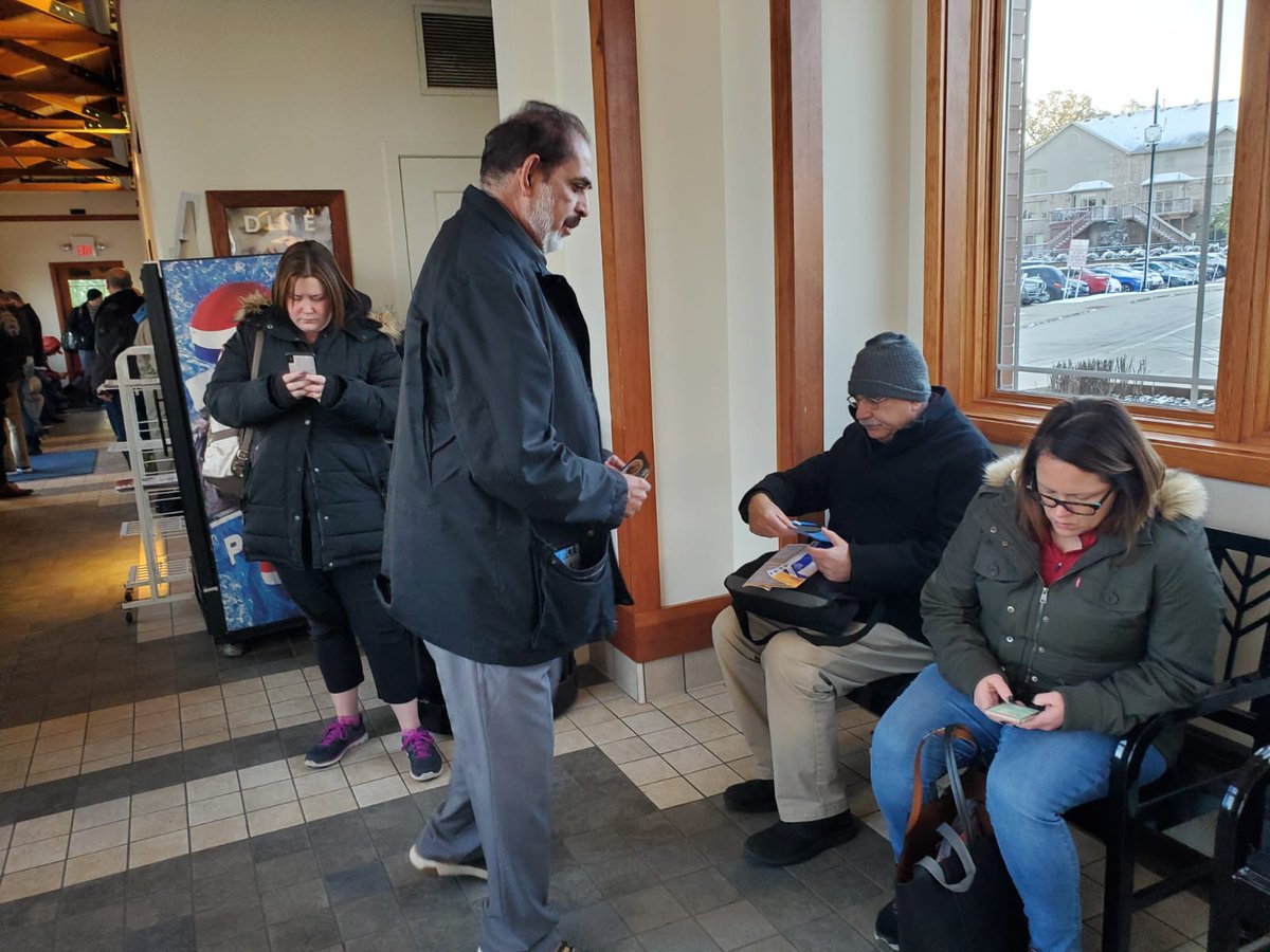 This morning I had the pleasure of meeting morning commuters at the Metra Station. I was able to share with them my plan of action and gain their support for my path to congress.

Have a safe weekend everyone.

#DrInam4Congress #RoadToCongress