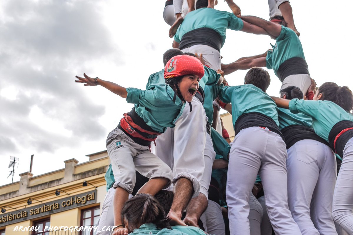 ArnauAlcalDuran's tweet photo. FOTOS (4): Diada de Tots Sants! @Verds #castellersdevilafranca #somelpeu #verds #vdeverds #castells #CastellsCatRadio #castellstv #castellsenxarxa #TotsSants #totssants2019 https://t.co/j5ghdkYglx