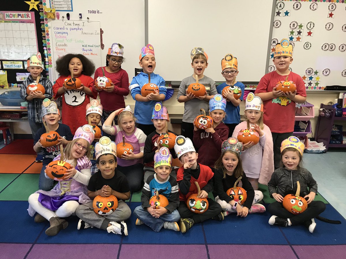 chrissyboltz's tweet photo. Pumpkin Day was so fun🎃 #JTLearns https://t.co/mAXLMPdoLk