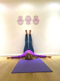 yogaIireland's tweet photo. Reverse the aging process by inverting your body once a day for a few minutes. Feel youthful with yoga #win #aginggraceful #enjoylife #positivethinking #PositiveVibesOnly #Mindset @SiobhanHealth @Tweetinggoddess https://t.co/KuncwfLudK