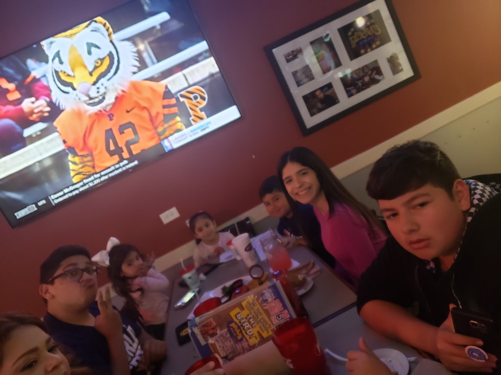 #pluckers celebrating bday 41!
#manganero