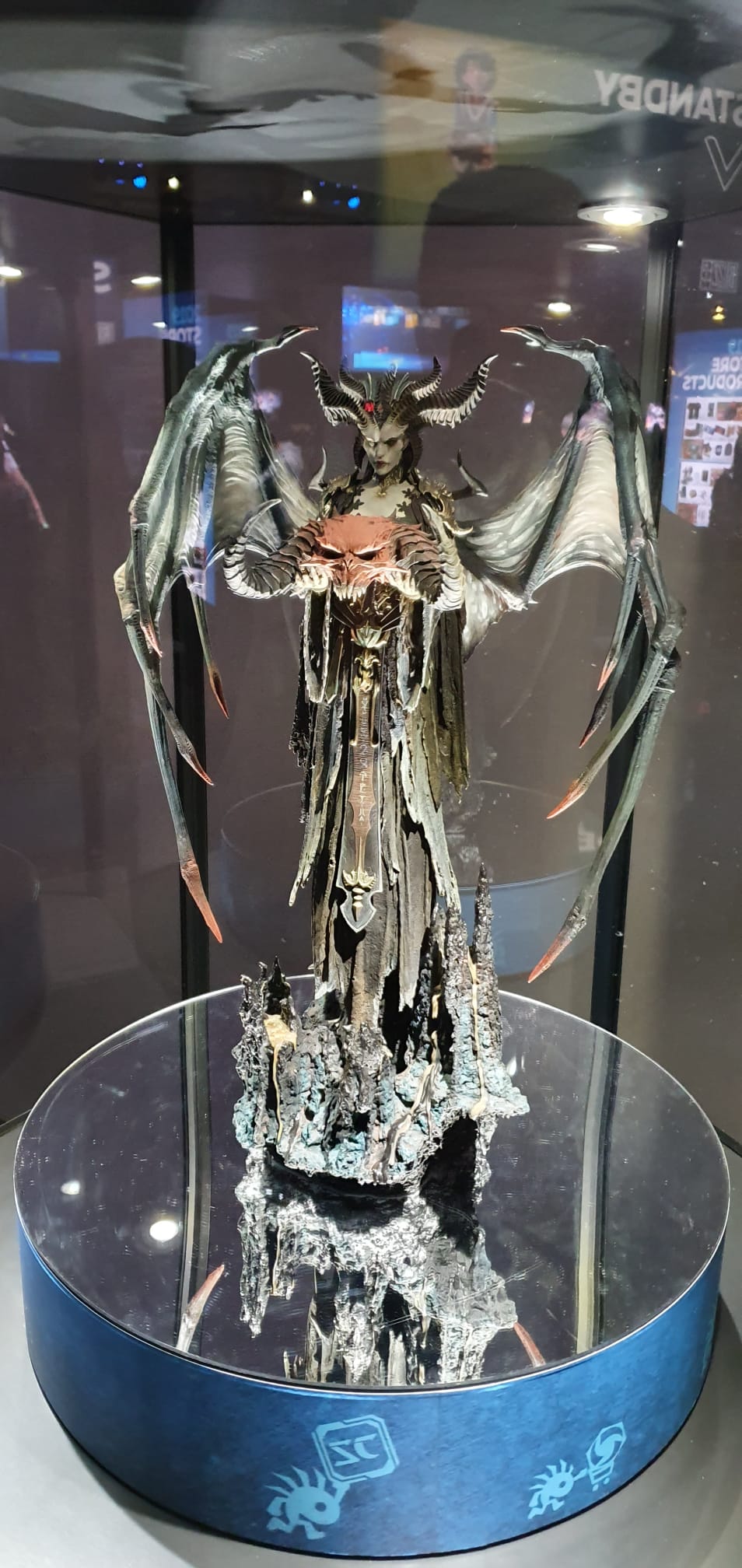 Estatua Lilith Diablo 4 / Si La Figura De Lilith De Diablo 4 Te Parecio