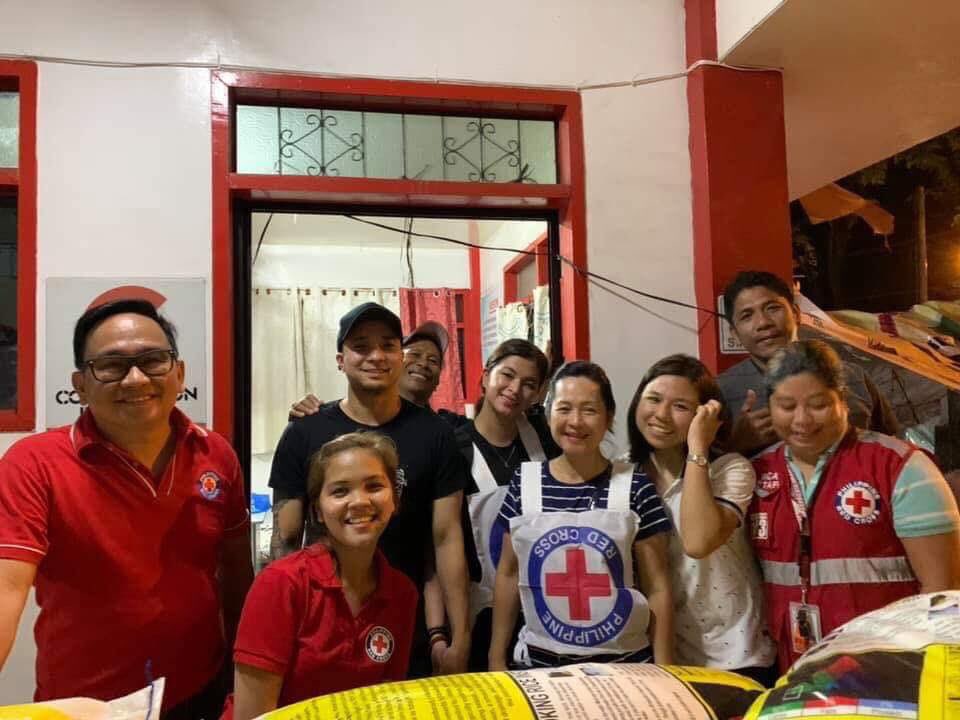 PhilippineStar's tweet photo. A true Angel! 

LOOK: Actress Angel Locsin together with her fiance, Neil Arce, personally went to the Davao del Sur Red Cross Chapter to donate and volunteer in the distribution of relief goods and hygiene kits for the earthquake-hit families. https://t.co/o9X9NFBovh
