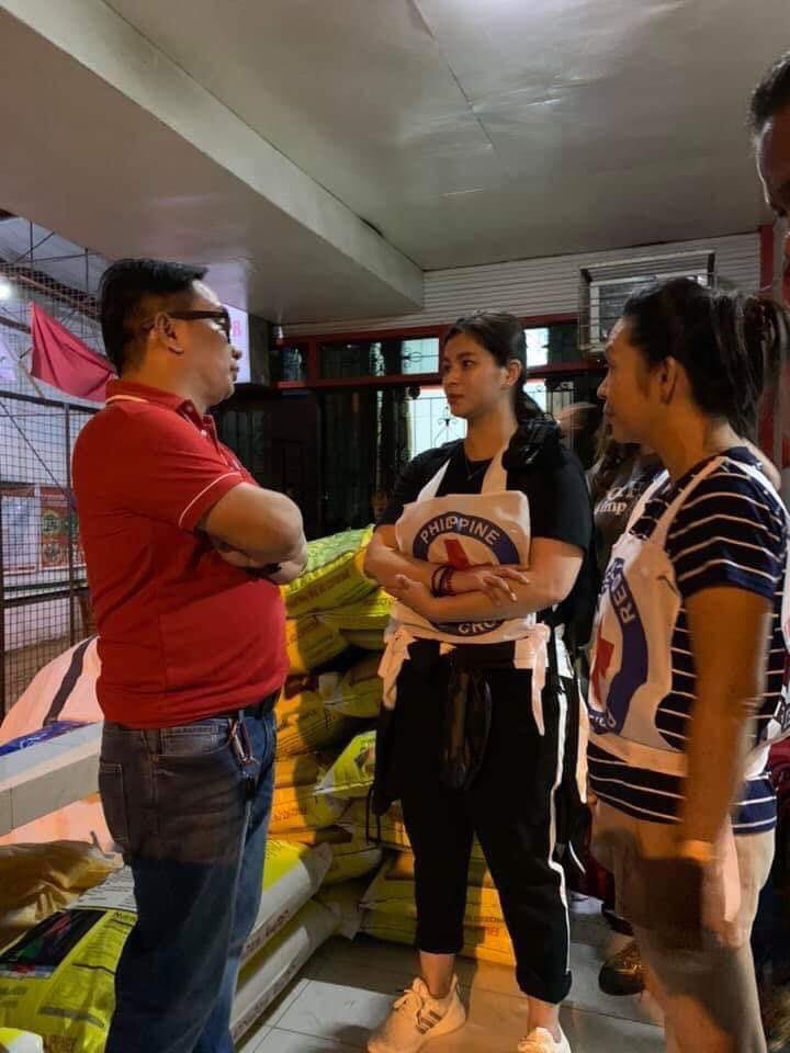 PhilippineStar's tweet photo. A true Angel! 

LOOK: Actress Angel Locsin together with her fiance, Neil Arce, personally went to the Davao del Sur Red Cross Chapter to donate and volunteer in the distribution of relief goods and hygiene kits for the earthquake-hit families. https://t.co/o9X9NFBovh