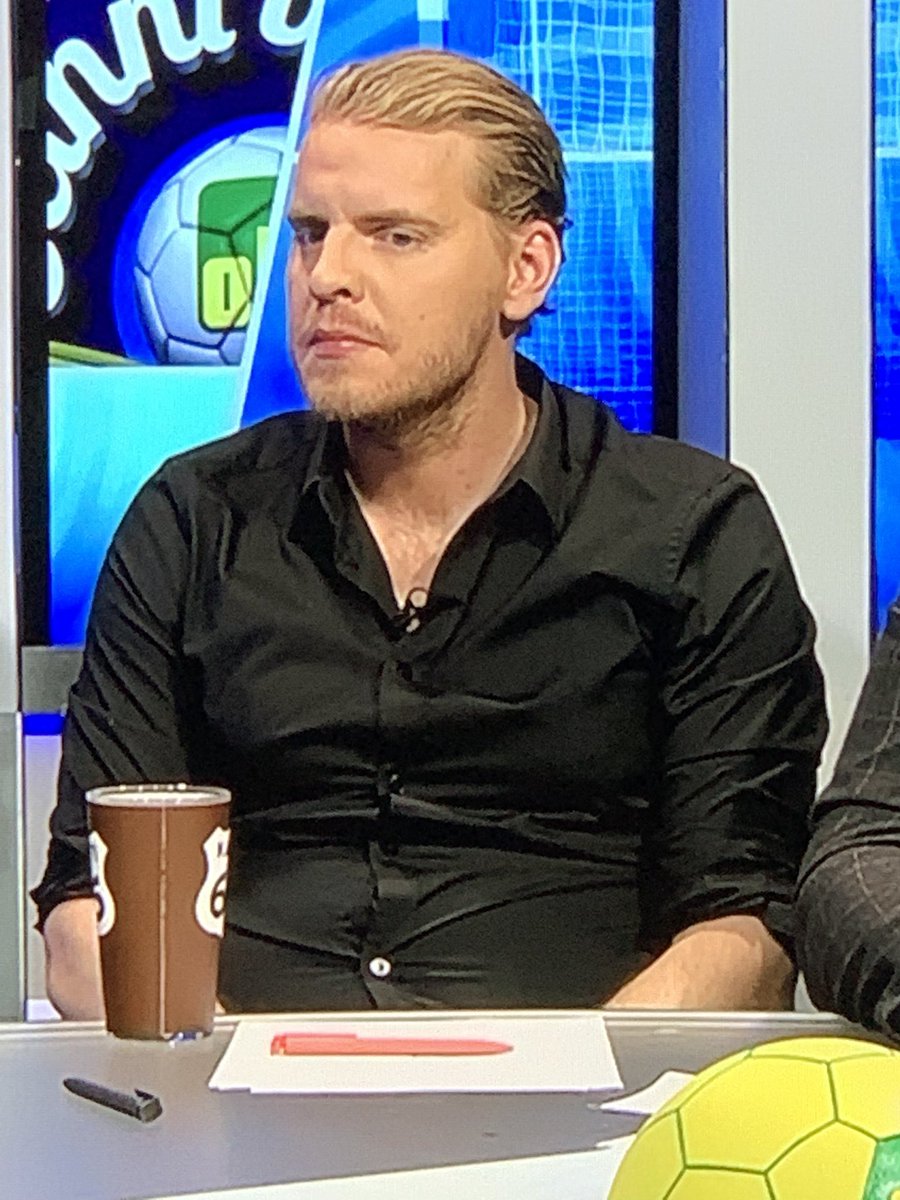 Það verður að hækka hnakkinn hjá stráknum! Sérðu ekki að hann situr allur í hnipri? <a href="/Joigunnar/">Jóhann Gunnar Einarsson</a>