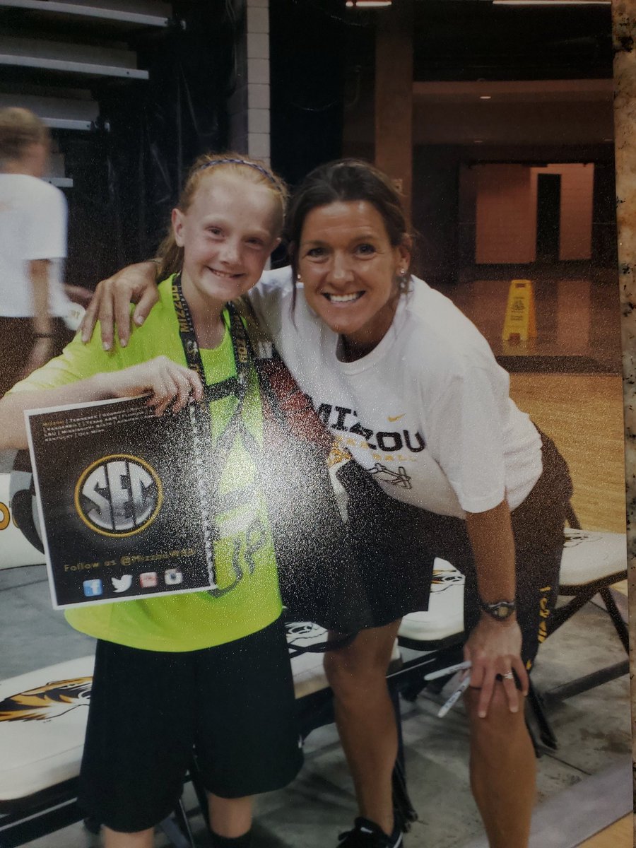 akswish1's tweet photo. 🐯💛🖤 @MizzouWBB @MissouriPhenom @RockBridgeGBK @LHS_Cardinals https://t.co/4qzTQNHpM1